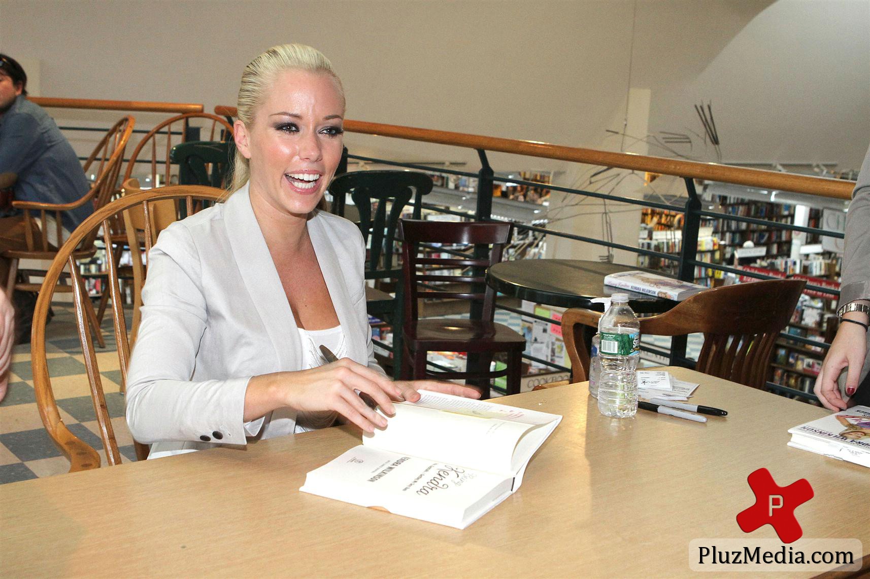 Kendra Wilkinson promote her new book | Picture 83431